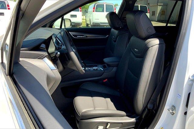 new 2025 Cadillac XT6 car, priced at $51,915