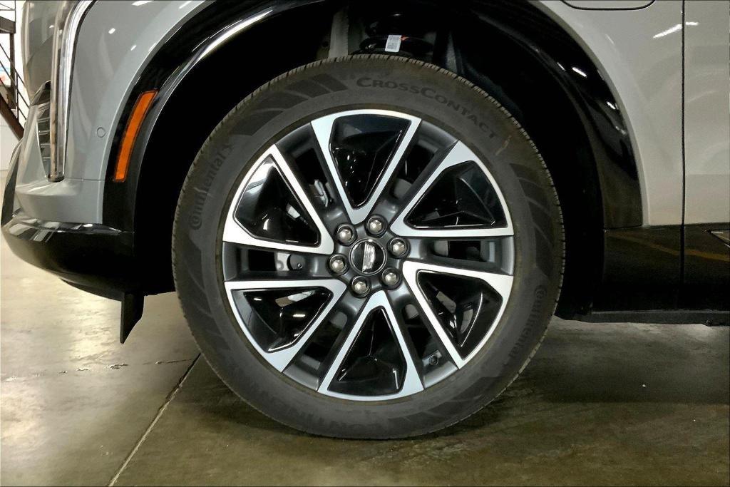 new 2025 Cadillac OPTIQ car, priced at $55,914