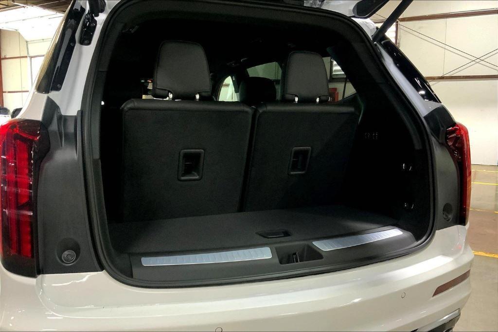 new 2025 Cadillac XT6 car, priced at $56,114