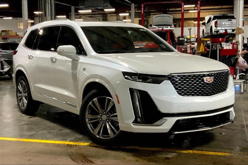 new 2025 Cadillac XT6 car, priced at $56,114
