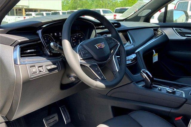 new 2025 Cadillac XT5 car, priced at $63,090
