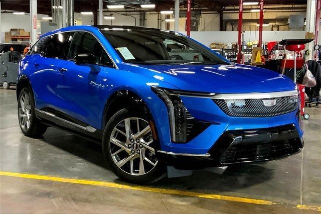 new 2025 Cadillac OPTIQ car, priced at $56,595