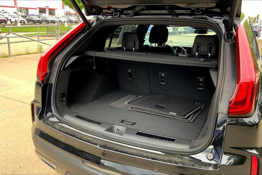used 2024 Cadillac XT4 car, priced at $35,423