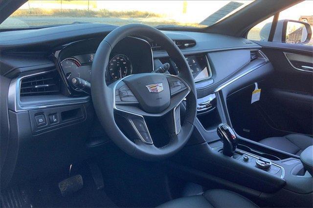 new 2025 Cadillac XT5 car, priced at $40,690
