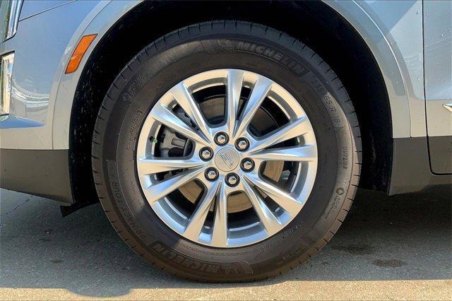 new 2025 Cadillac XT5 car, priced at $38,690