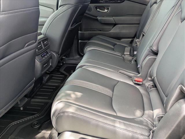 new 2025 Honda Pilot car, priced at $47,204