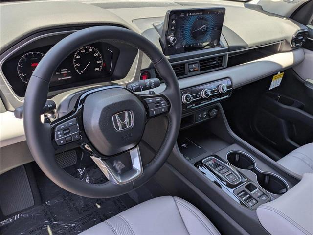 new 2025 Honda Pilot car, priced at $45,621