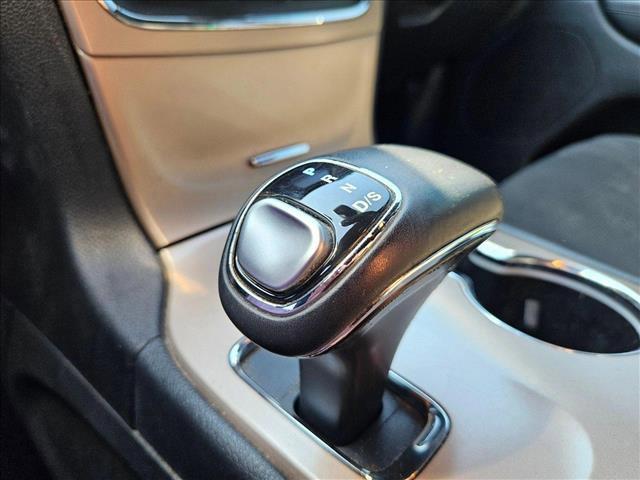 used 2015 Jeep Grand Cherokee car, priced at $11,995