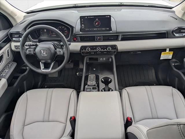 new 2025 Honda Pilot car, priced at $43,578