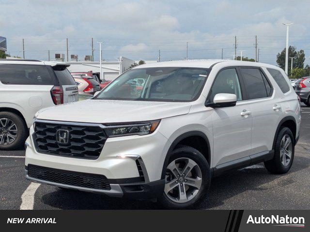 new 2025 Honda Pilot car, priced at $43,578