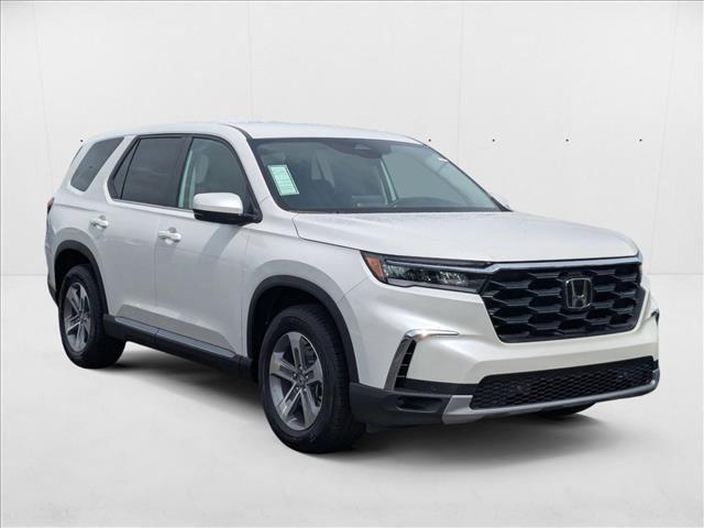 new 2025 Honda Pilot car, priced at $43,578