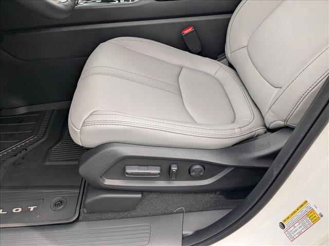 new 2025 Honda Pilot car, priced at $43,578