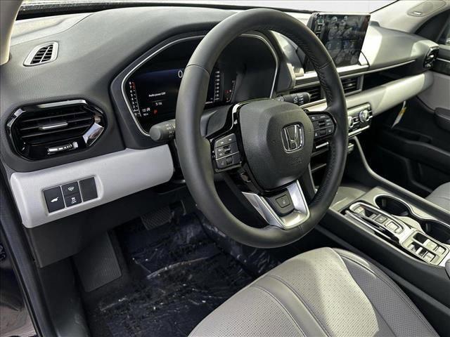 new 2025 Honda Pilot car, priced at $50,299