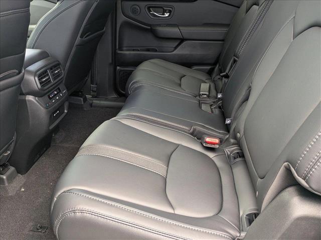 new 2025 Honda Pilot car, priced at $42,986