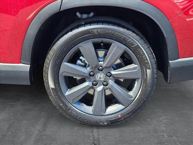 new 2025 Honda Pilot car, priced at $40,475