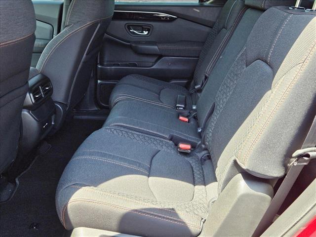 new 2025 Honda Pilot car, priced at $40,475