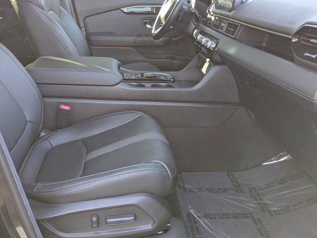 used 2025 Honda Pilot car, priced at $42,495