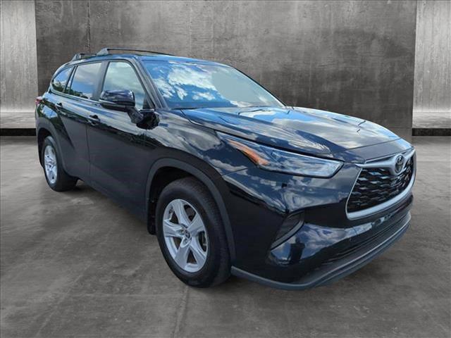 used 2023 Toyota Highlander car, priced at $31,357