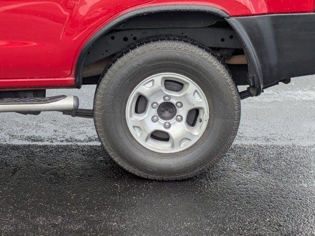 used 2000 Nissan Xterra car, priced at $4,584