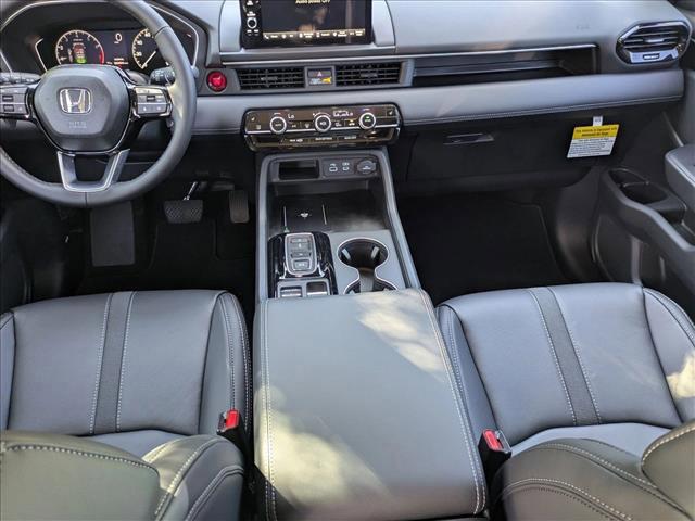 new 2025 Honda Pilot car, priced at $43,031