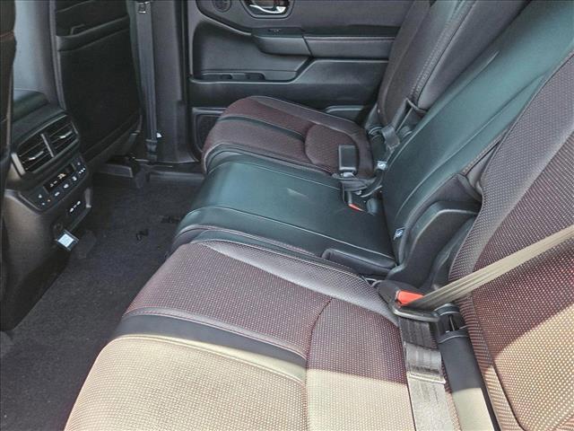new 2025 Honda Pilot car, priced at $51,981