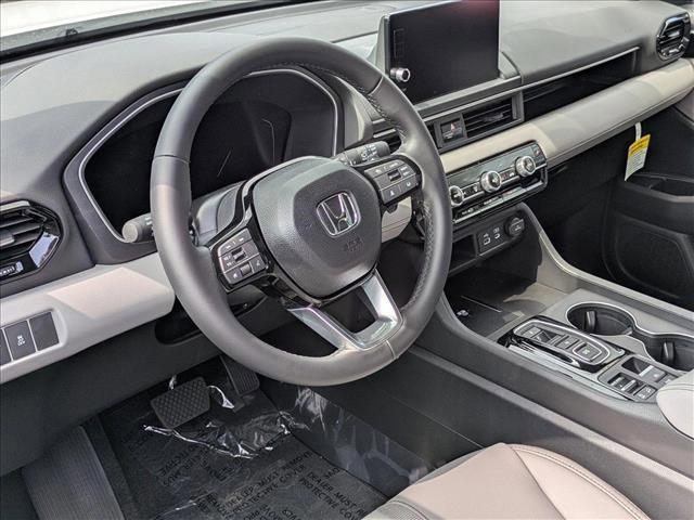 new 2025 Honda Pilot car, priced at $43,657