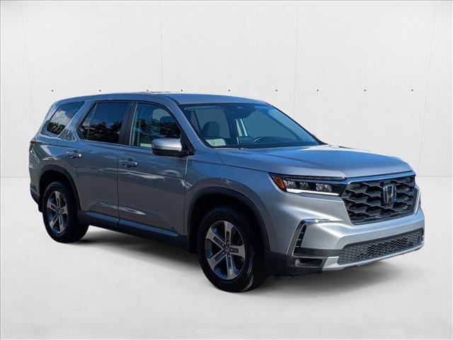 used 2023 Honda Pilot car, priced at $32,994