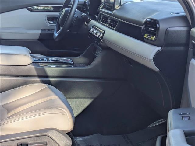 used 2023 Honda Pilot car, priced at $32,994