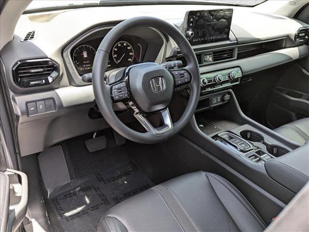 new 2025 Honda Pilot car, priced at $47,955