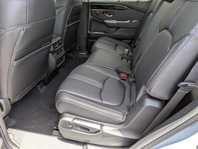 new 2025 Honda Pilot car, priced at $47,955