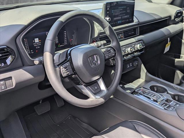 new 2025 Honda Pilot car, priced at $51,641