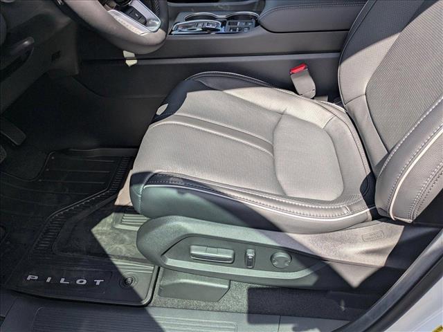 new 2025 Honda Pilot car, priced at $51,641