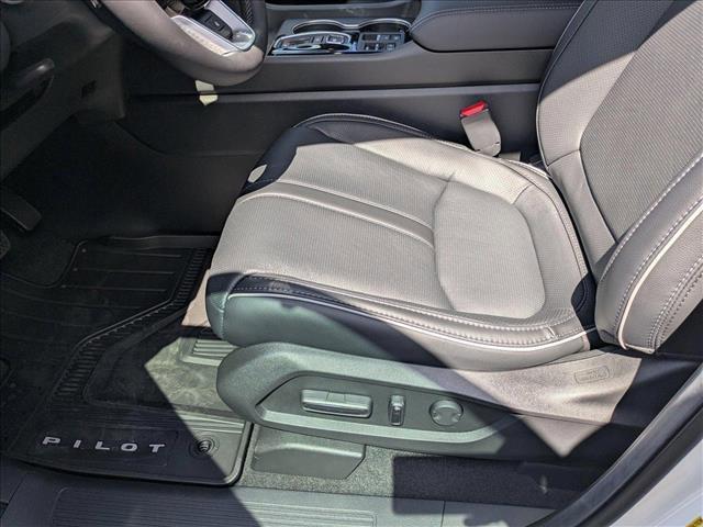 new 2025 Honda Pilot car, priced at $51,641