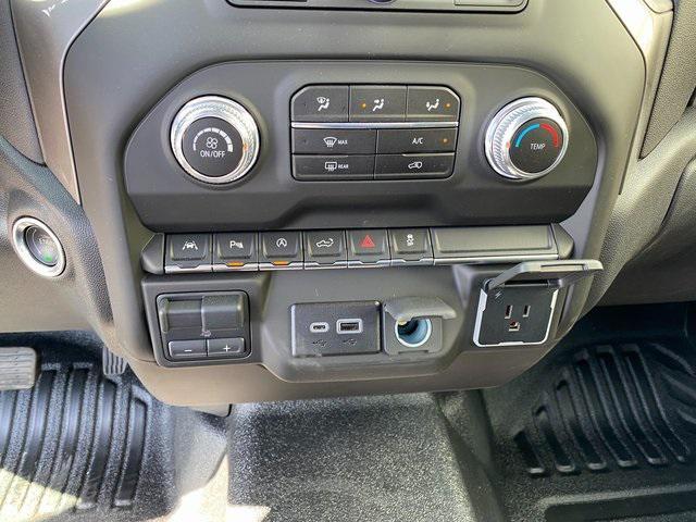 new 2025 GMC Sierra 1500 car, priced at $45,580