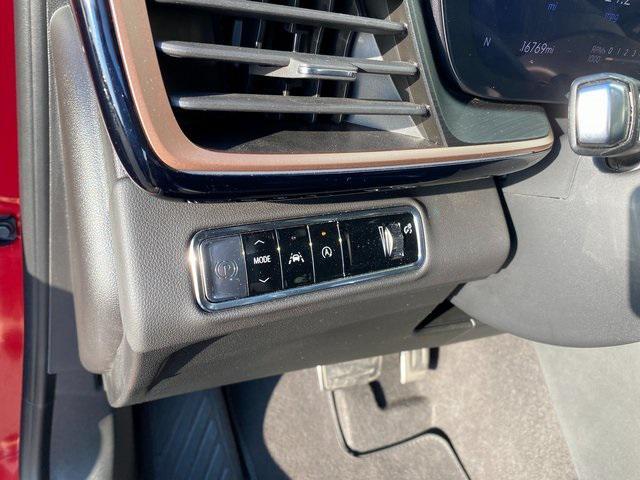 used 2025 Buick Envision car, priced at $35,300