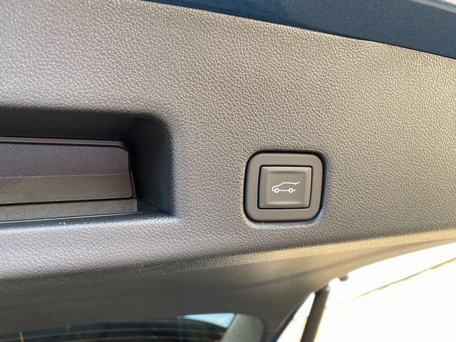 new 2025 Chevrolet Traverse car, priced at $57,145