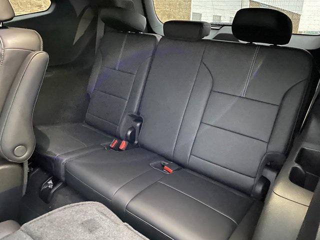new 2025 GMC Acadia car, priced at $49,925