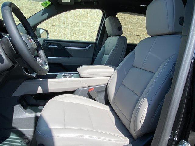 new 2025 GMC Acadia car, priced at $50,275