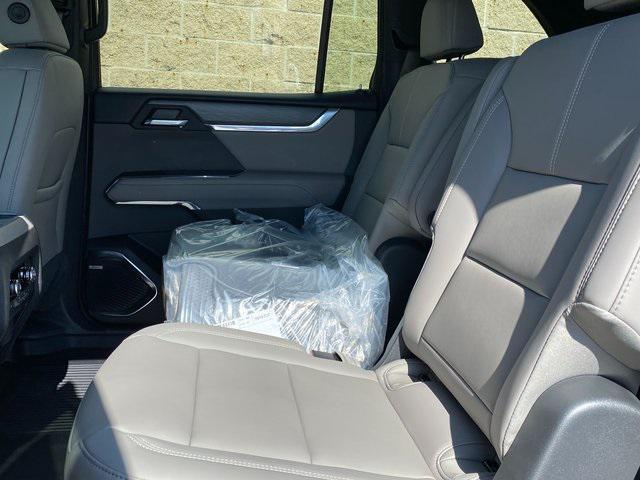new 2025 GMC Acadia car, priced at $50,275
