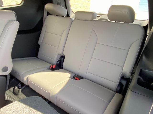 new 2025 GMC Acadia car, priced at $50,275