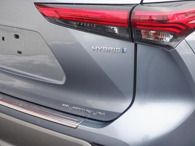 used 2021 Toyota Highlander Hybrid car, priced at $40,275