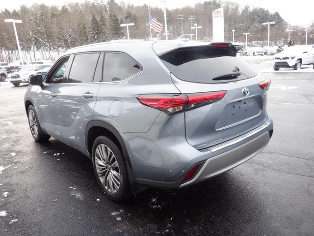 used 2021 Toyota Highlander Hybrid car, priced at $40,275