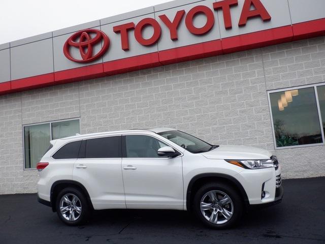 used 2019 Toyota Highlander car, priced at $31,541