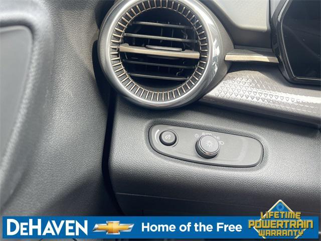 new 2025 Chevrolet Trax car, priced at $27,184