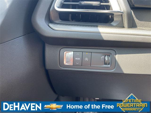 new 2025 Chevrolet Traverse car