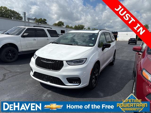 used 2023 Chrysler Pacifica car, priced at $38,545