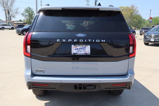 new 2025 Ford Expedition car, priced at $75,705