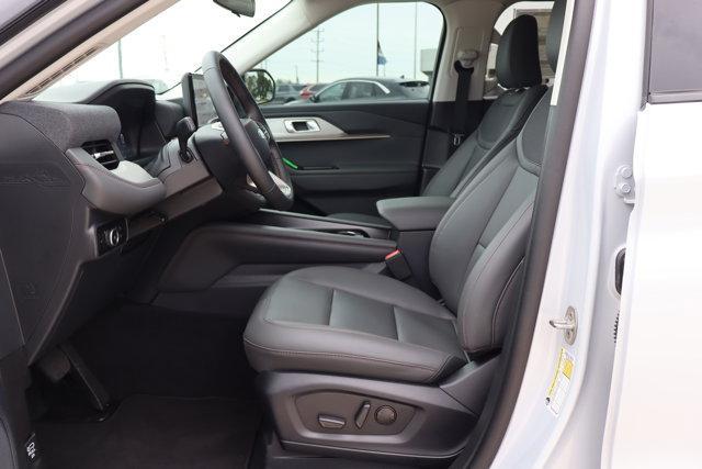 new 2025 Ford Explorer car, priced at $45,222