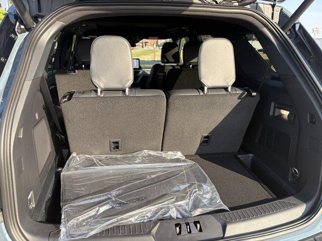 new 2025 Ford Explorer car
