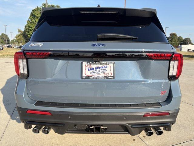 new 2025 Ford Explorer car